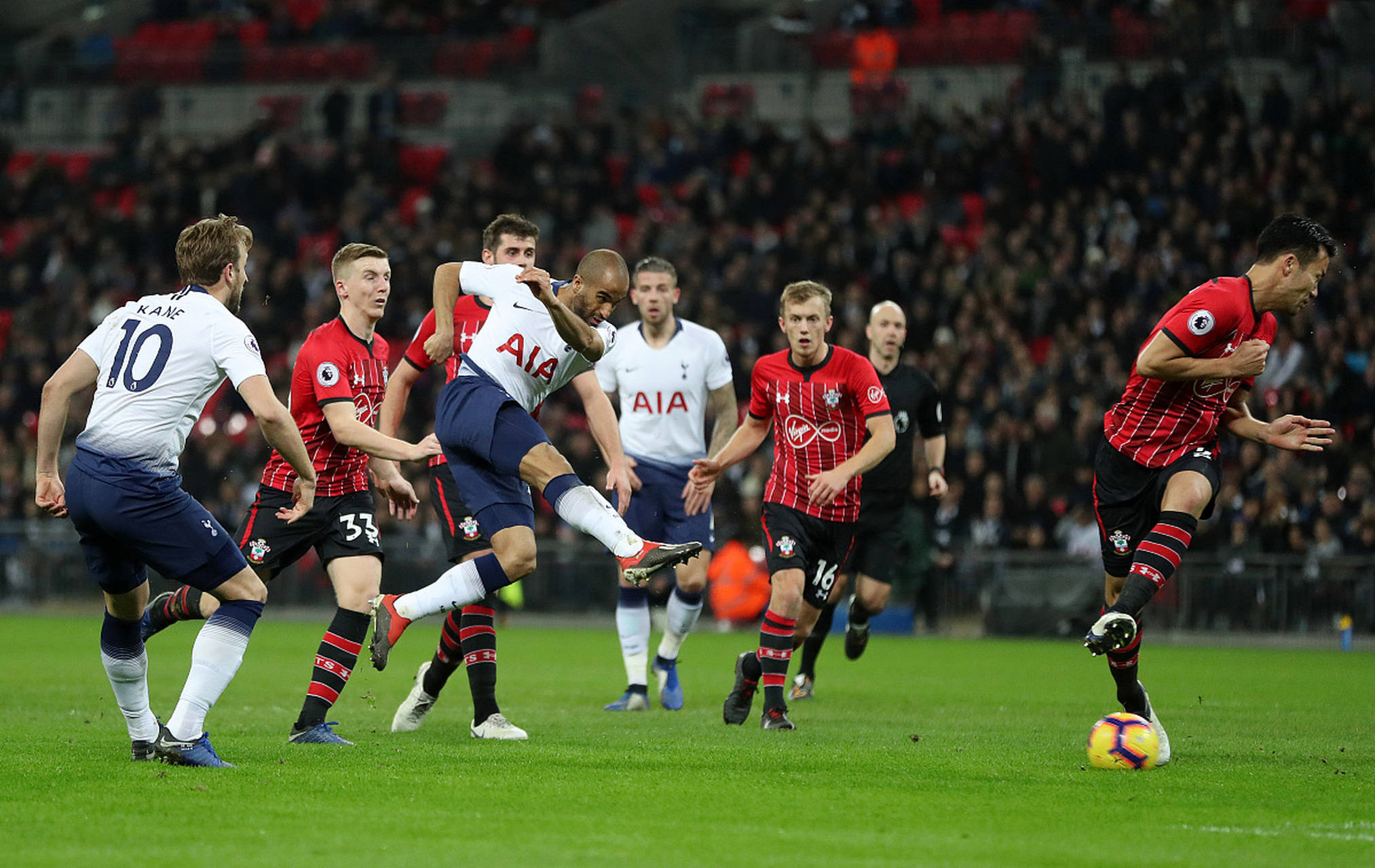 频频在前场 频频在前场